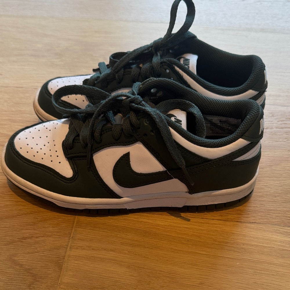 Nike Kids Green and White Sneakers